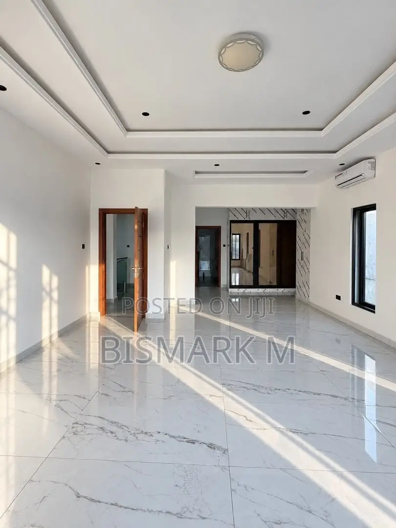 4bdrm House in Adenta for sale in Adenta