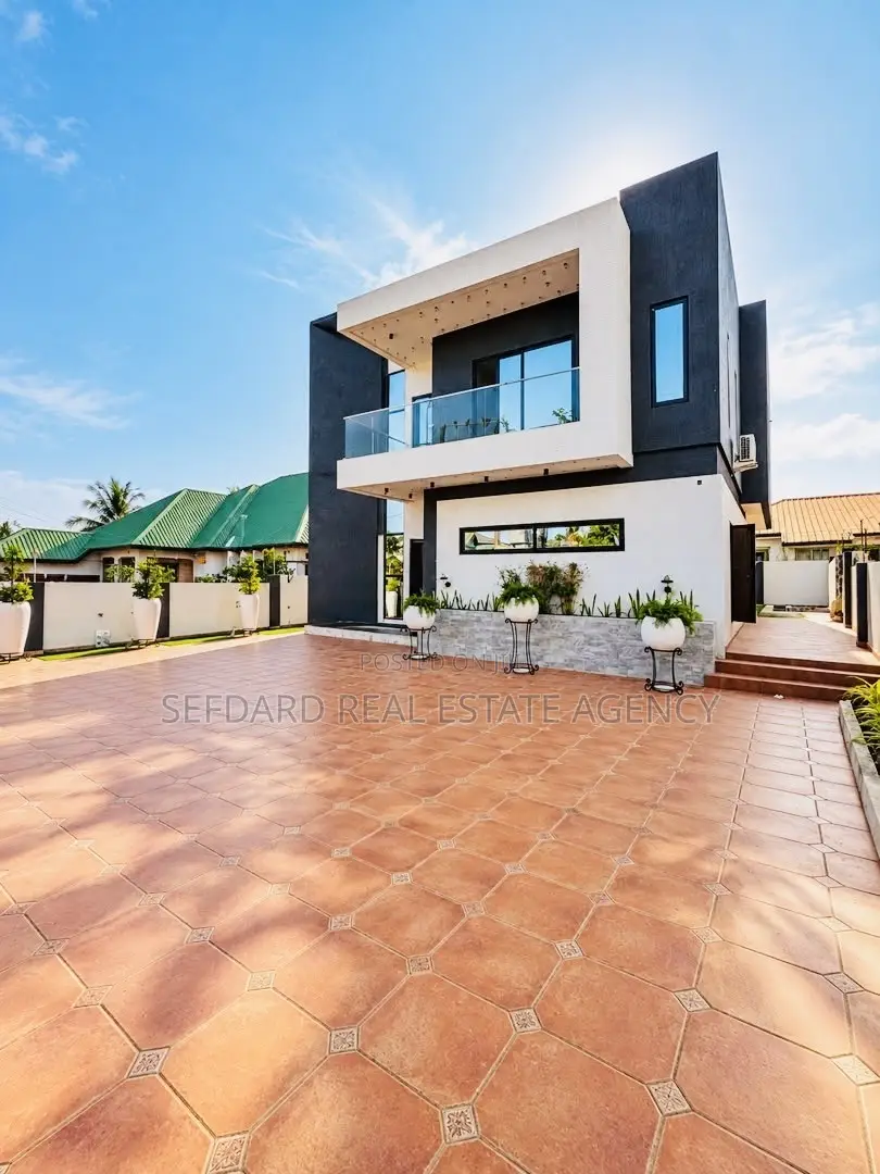 4bdrm House in Sefdard Properties, Adenta for sale in Adenta
