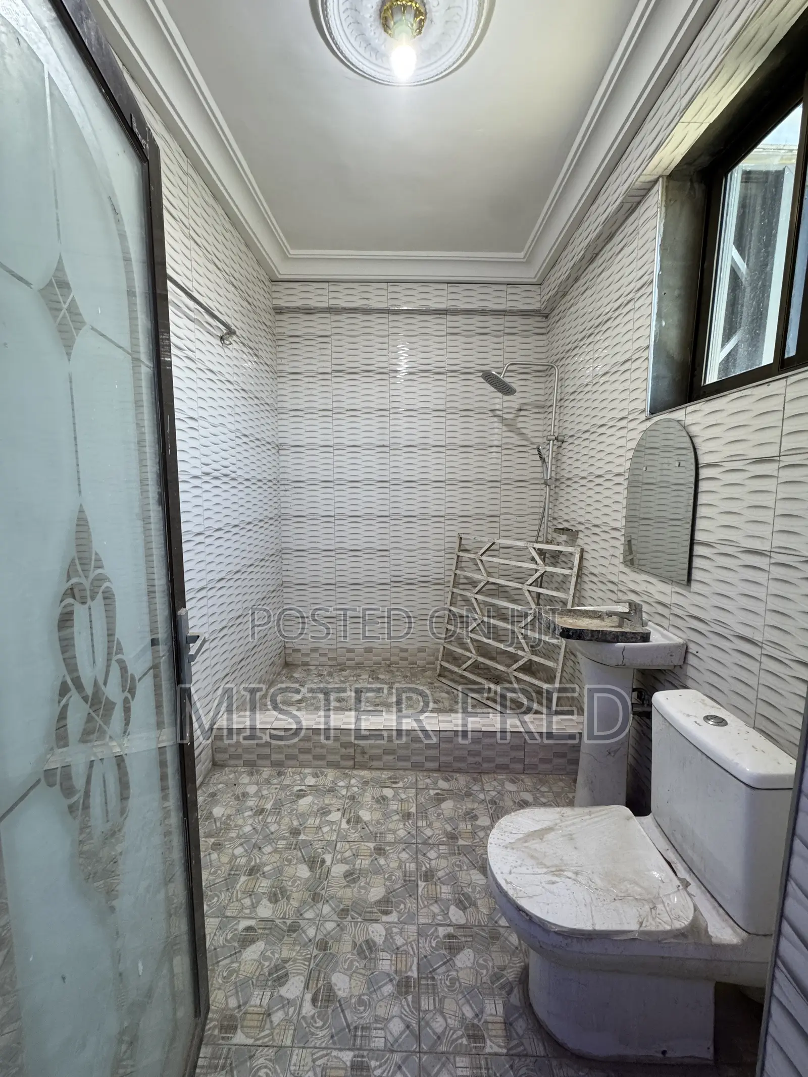 2bdrm Apartment in Broadcasting, Weija for rent in Weija