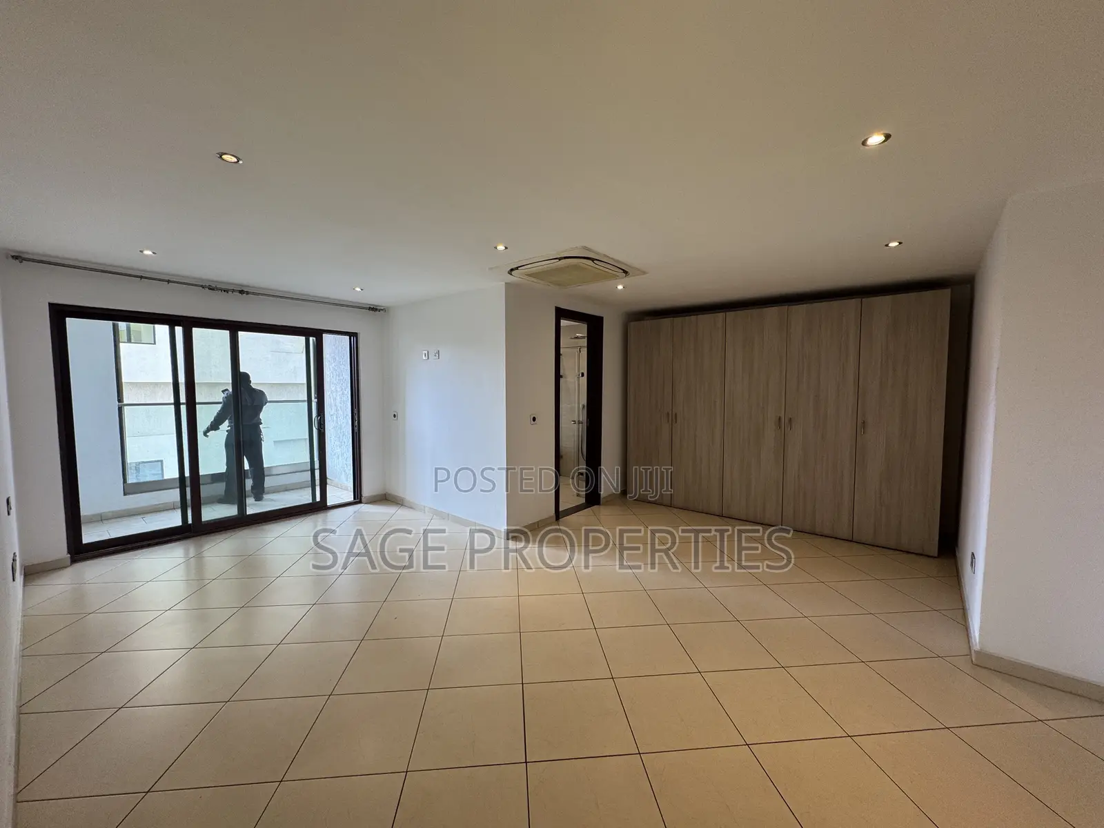 4bdrm Duplex in Airport Residential Area for rent in Airport Residential Area