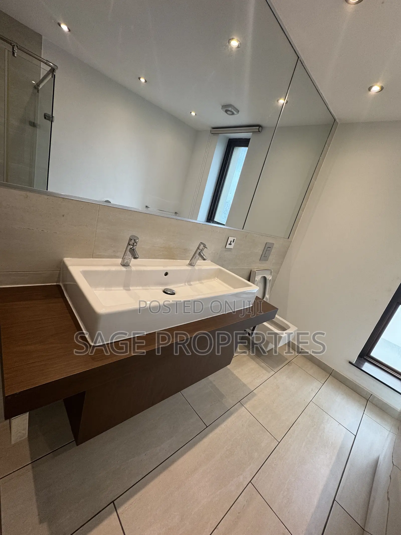 4bdrm Duplex in Airport Residential Area for rent in Airport Residential Area