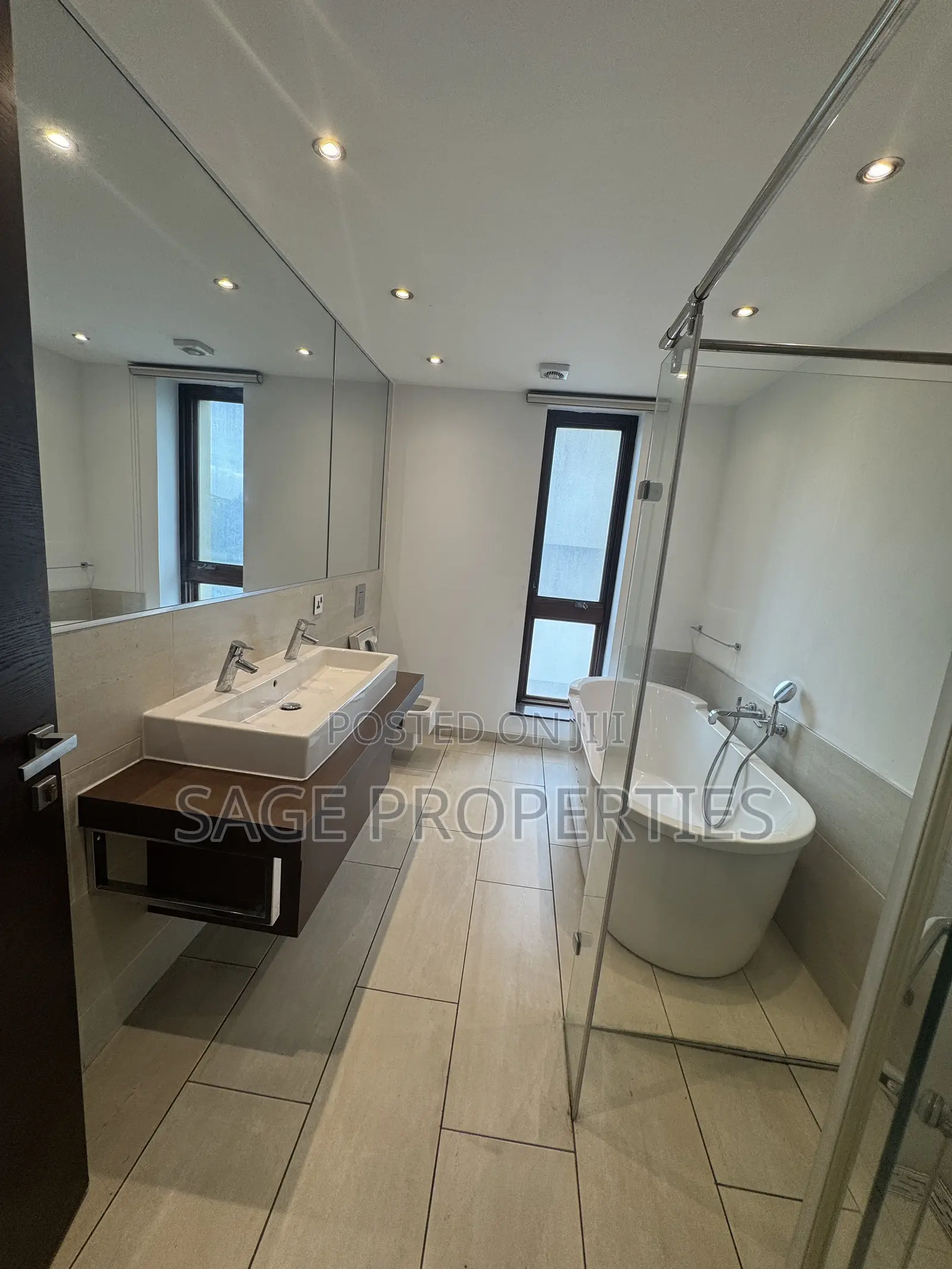 4bdrm Duplex in Airport Residential Area for rent in Airport Residential Area