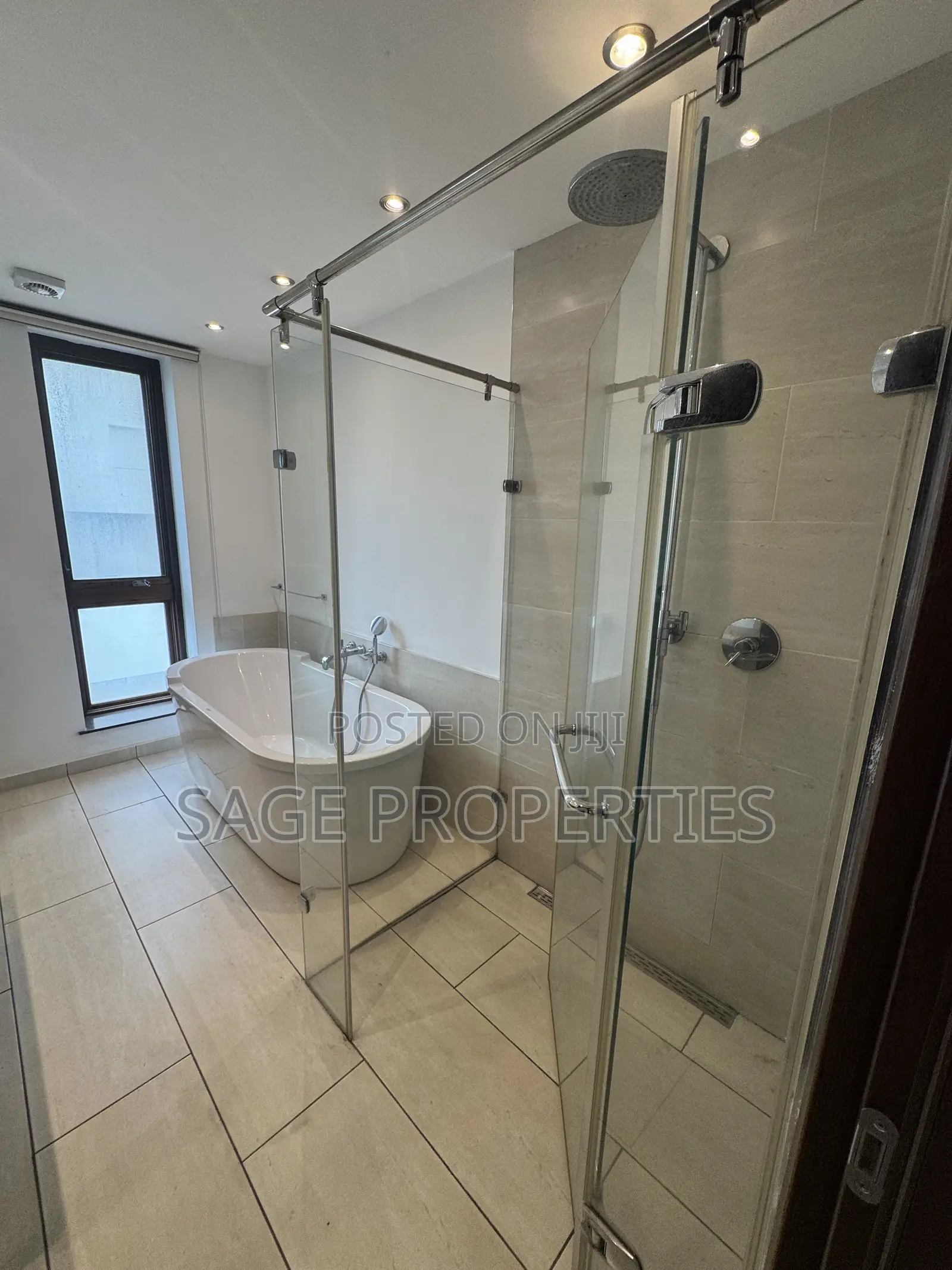 4bdrm Duplex in Airport Residential Area for rent in Airport Residential Area