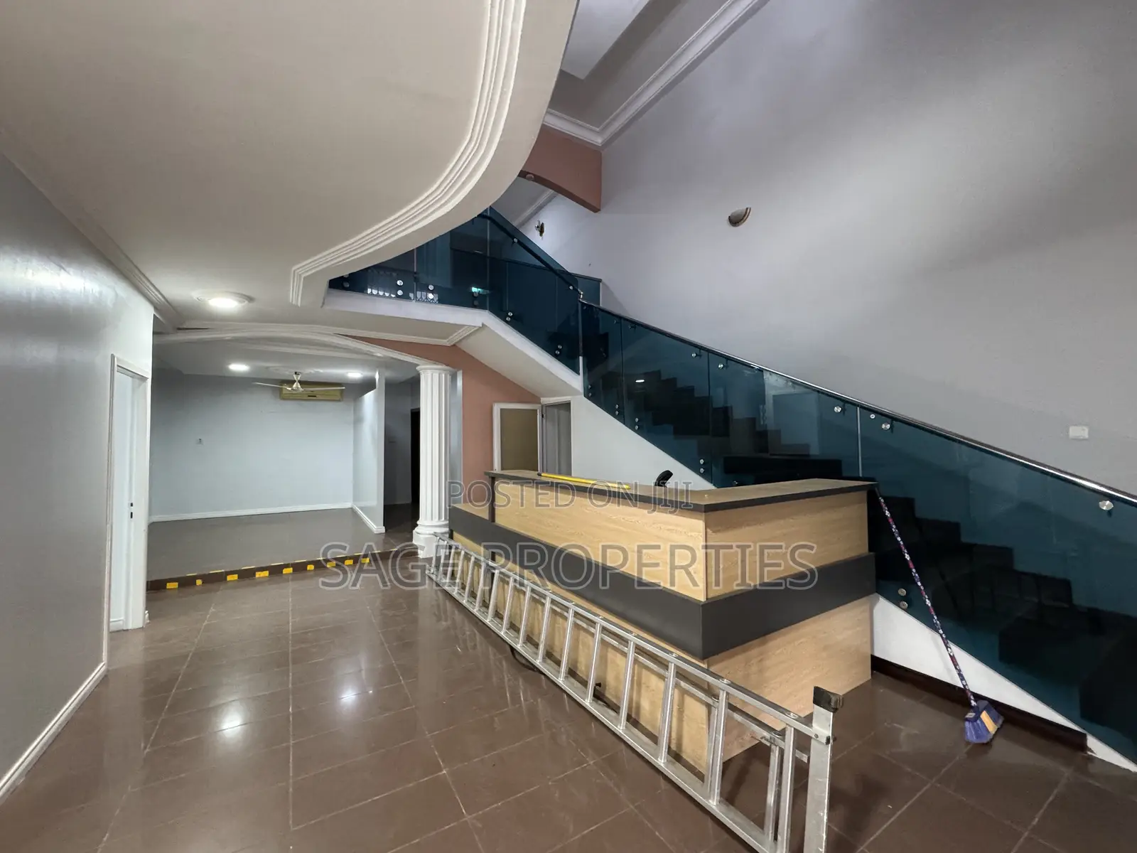 5bdrm Duplex in Boundary Road Area for rent in Boundary Road Area