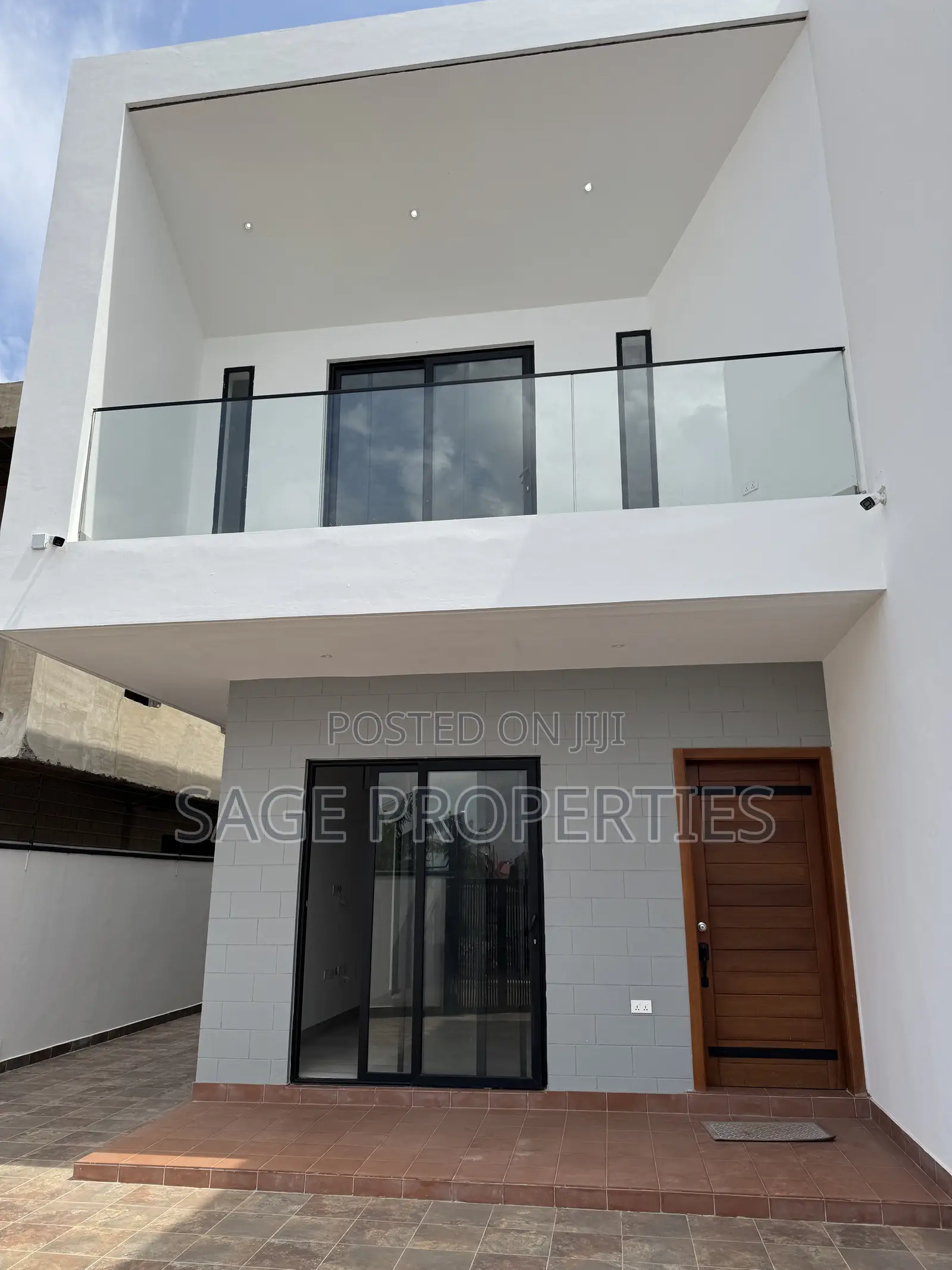 3bdrm Duplex in Manet Junction for sale in Manet Junction