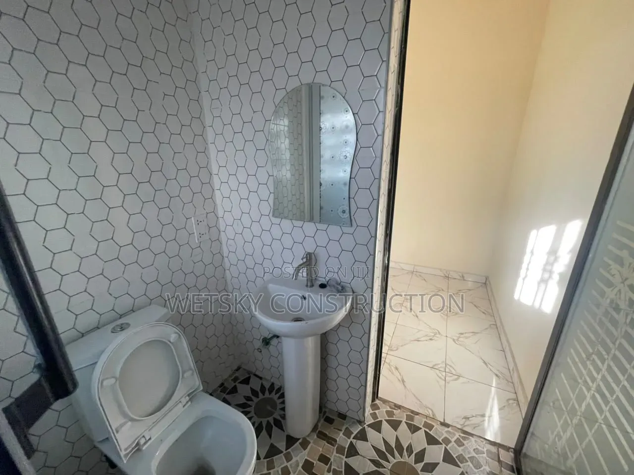 1bdrm Apartment in Awoshie Anyaa Market for rent in Market