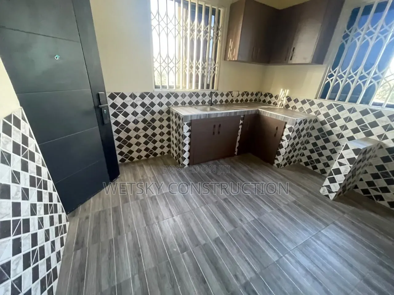 1bdrm Apartment in Awoshie Anyaa Market for rent in Market