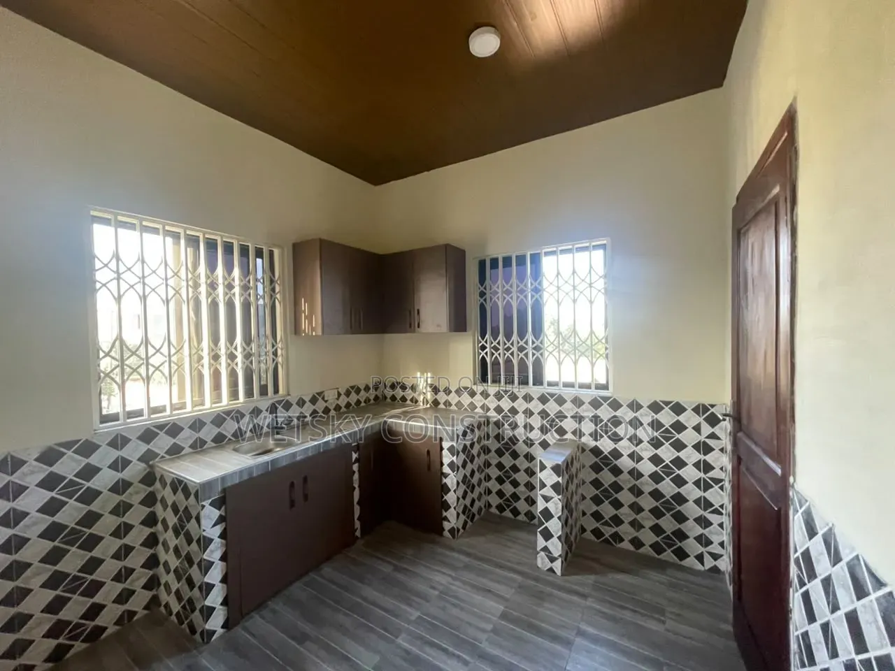 1bdrm Apartment in Awoshie Anyaa Market for rent in Market