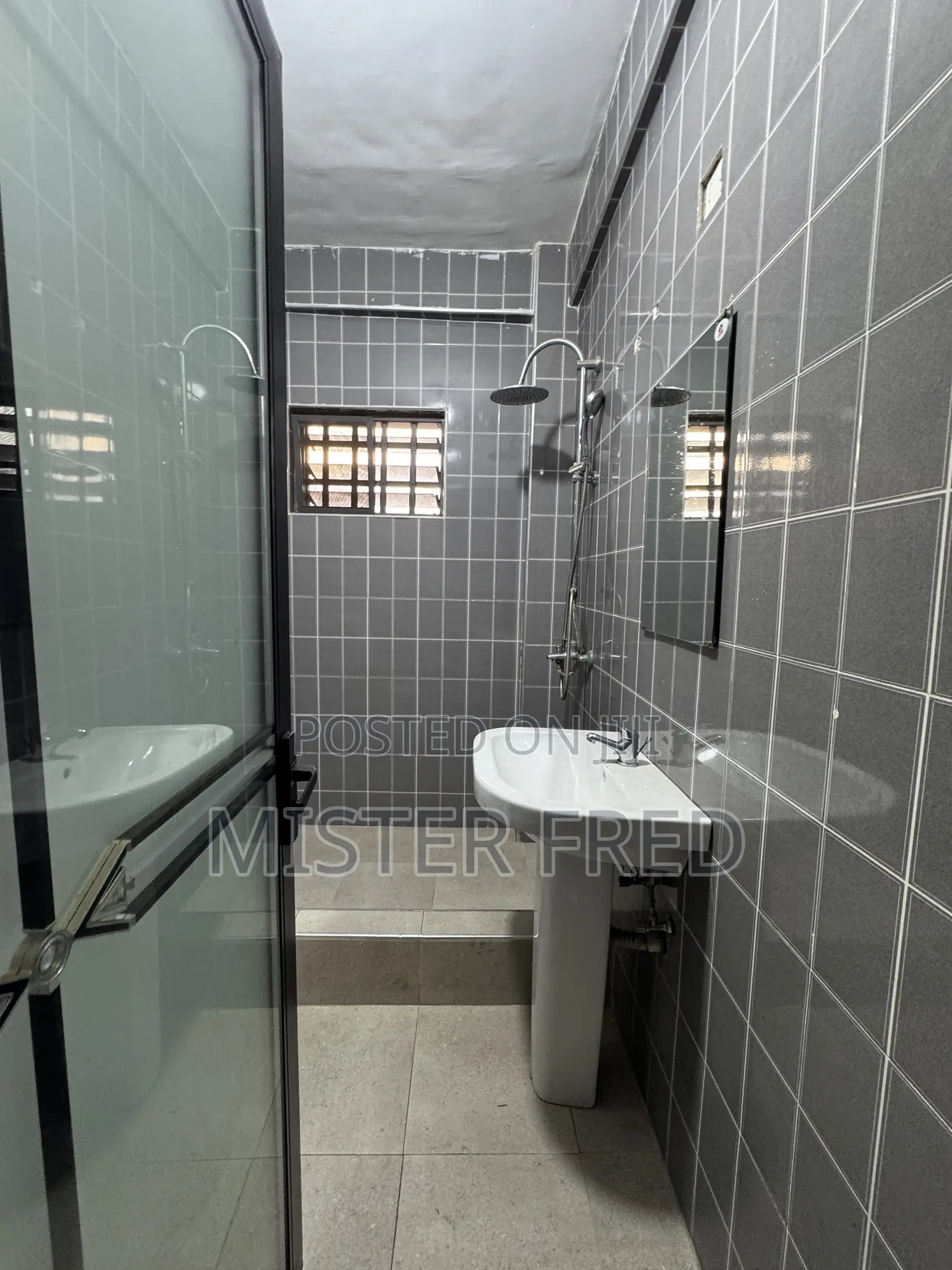 1bdrm Apartment in Redtop, Weija for rent in Weija