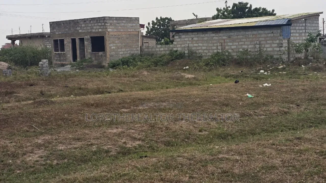 Roadside Full Plot in Afienya