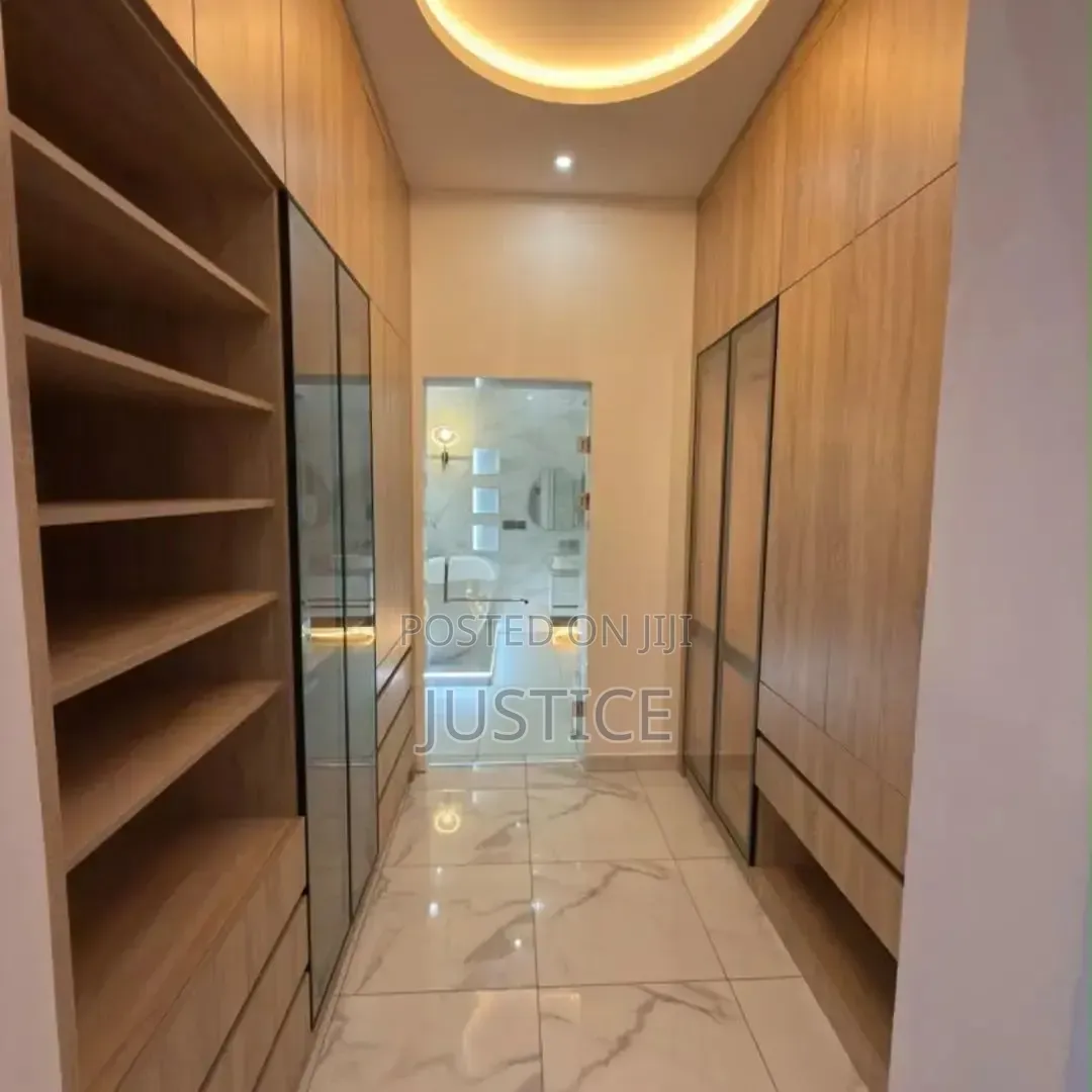 4bdrm House in Ashaley Botwe, School Junction for rent in School Junction