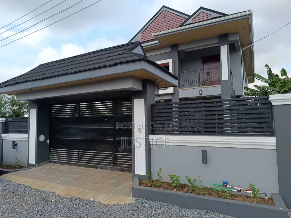 3bdrm Townhouse / Terrace in Tema Comm 12, Community 9 for rent in Community 9