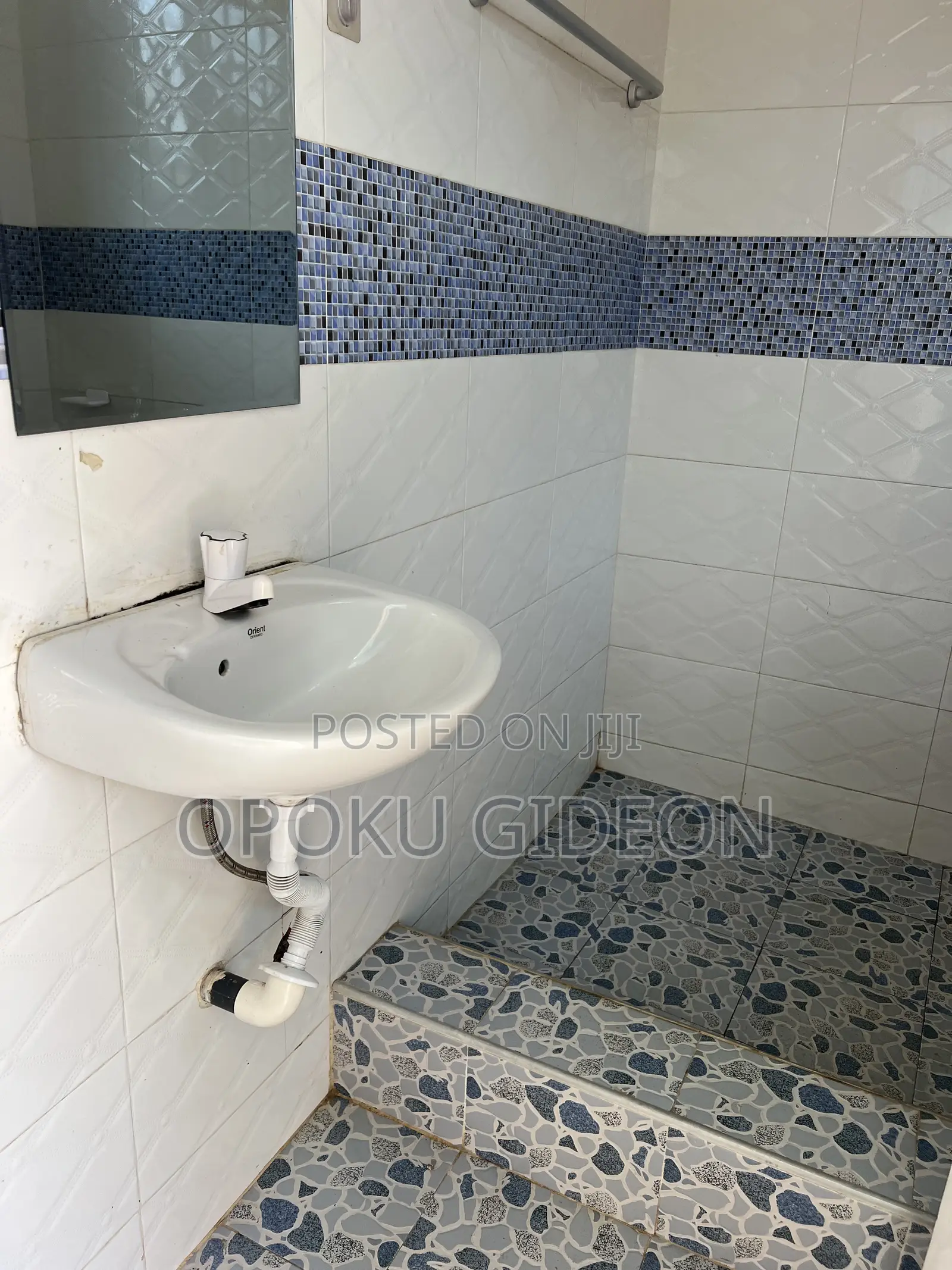 1bdrm Room & Parlour in Curve Kfc, Ablekuma for rent in Ablekuma