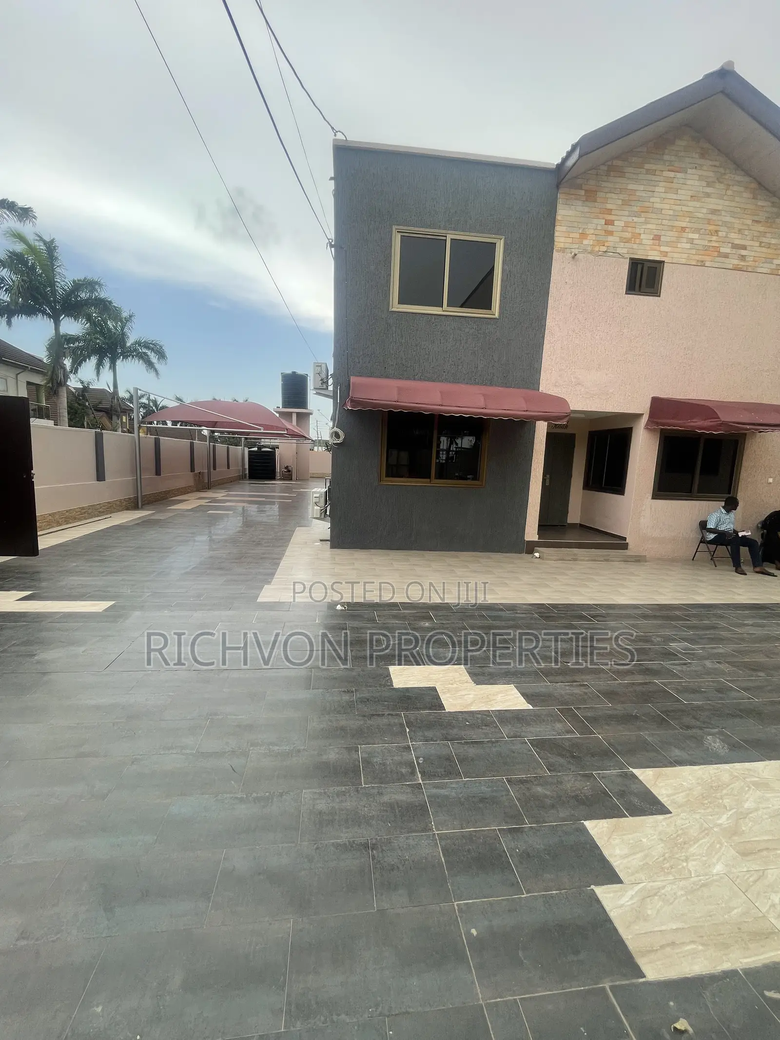 3bdrm Apartment in Richvon, Spintex for rent in Spintex