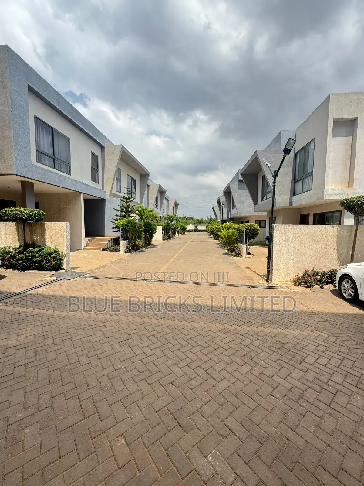 Furnished 3bdrm Townhouse / Terrace in Adjiringanor, Otano for rent in Otano