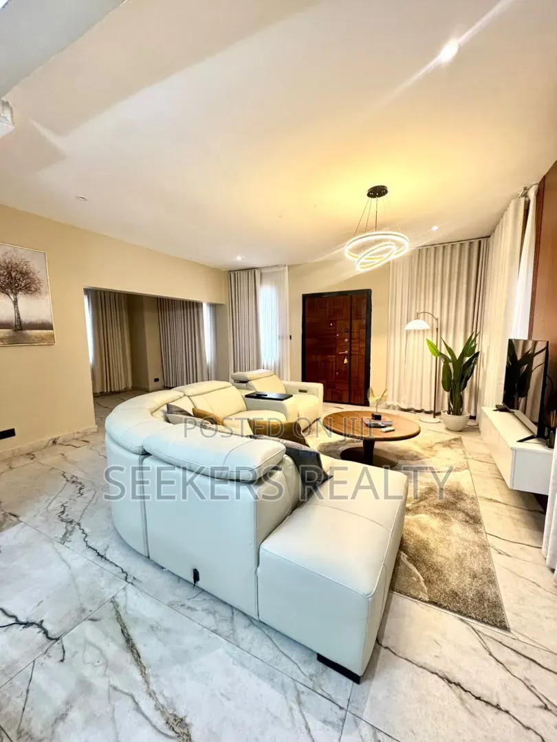 Furnished 4bdrm Townhouse / Terrace in Seekers Realty, Labone SHS Area in Labone SHS Area
