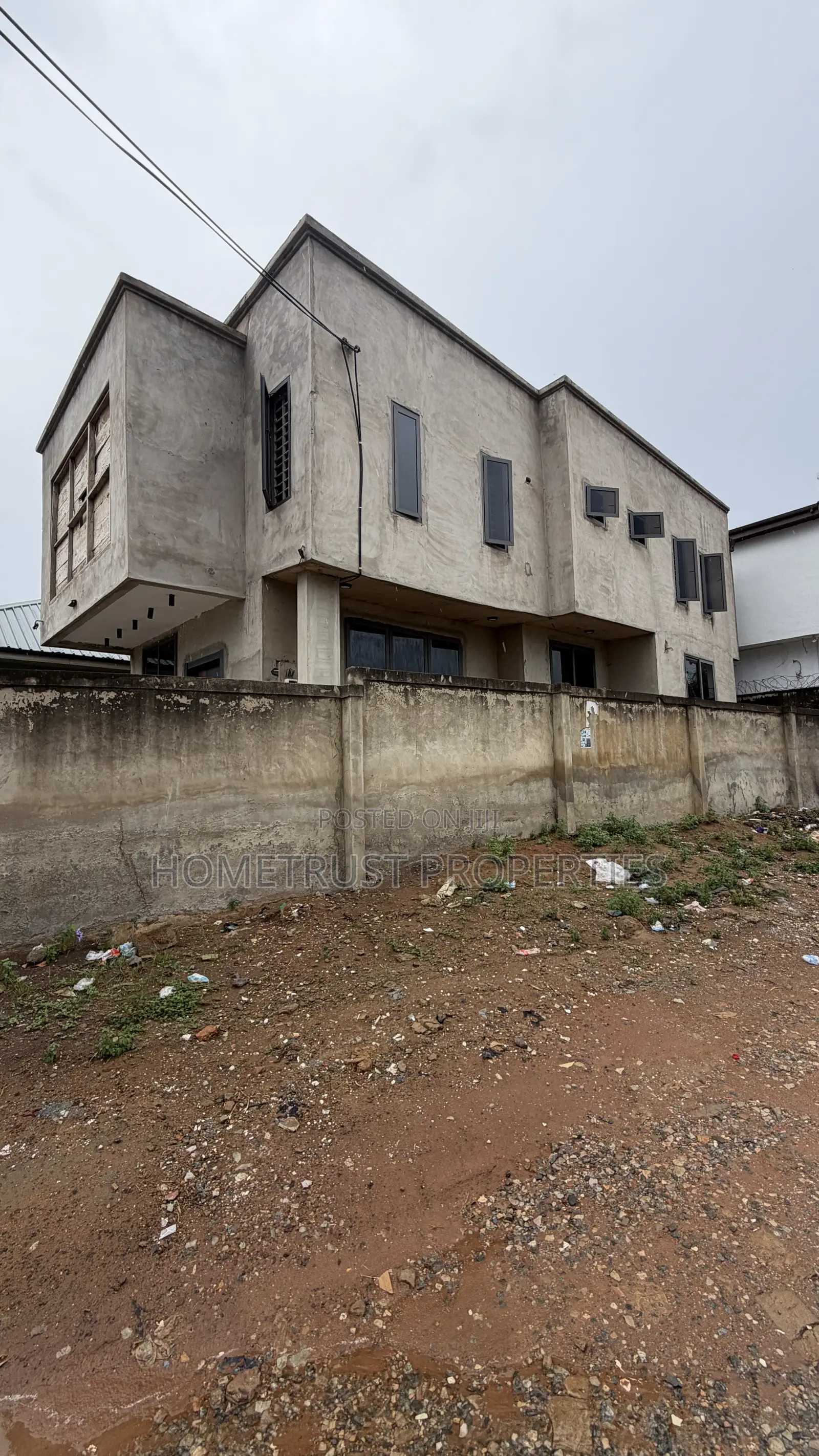3bdrm Duplex in Kwabenya Franco for sale in Kwabenya
