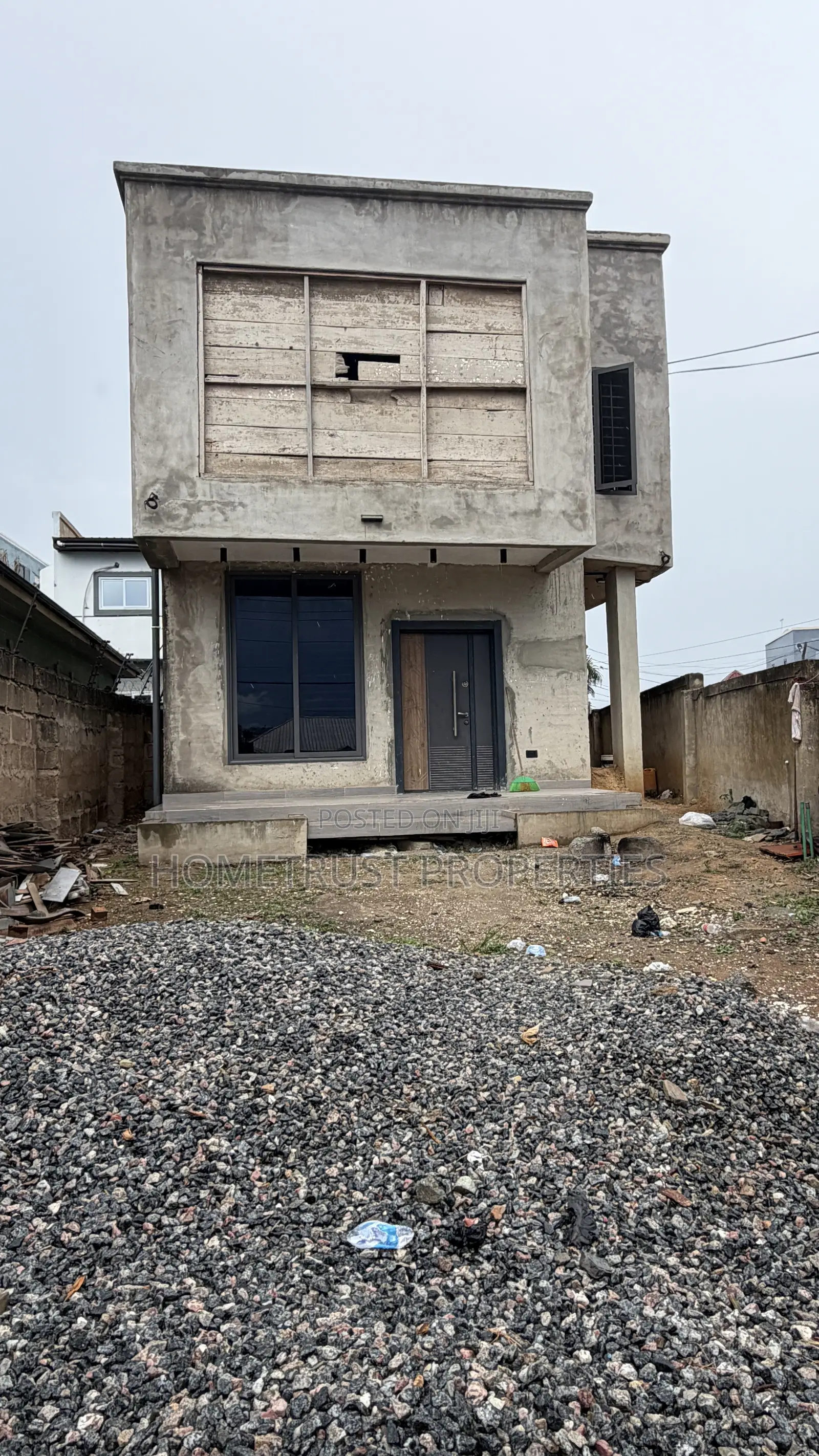 3bdrm Duplex in Kwabenya Franco for sale in Kwabenya