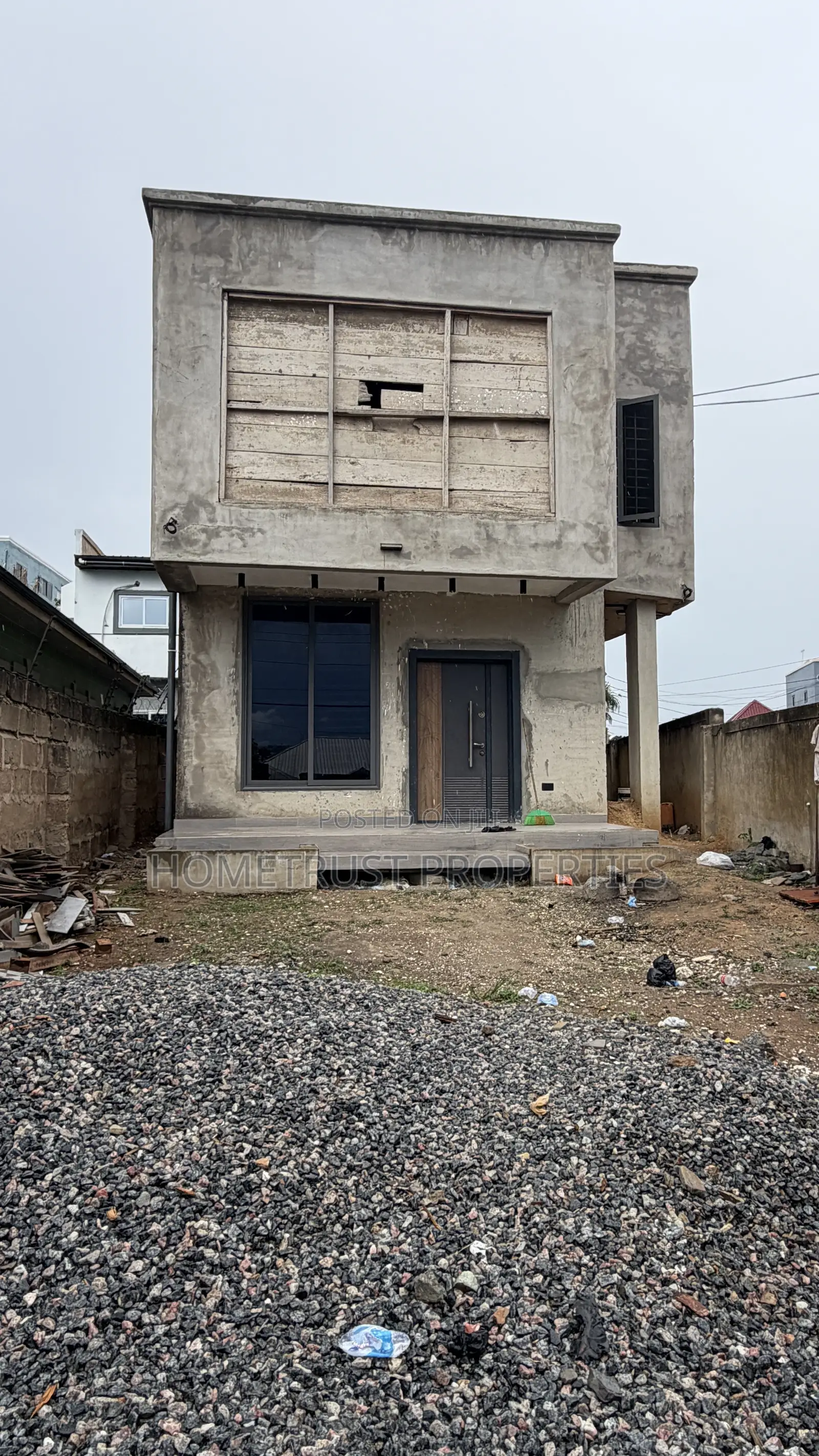 3bdrm Duplex in Kwabenya Franco for sale in Kwabenya