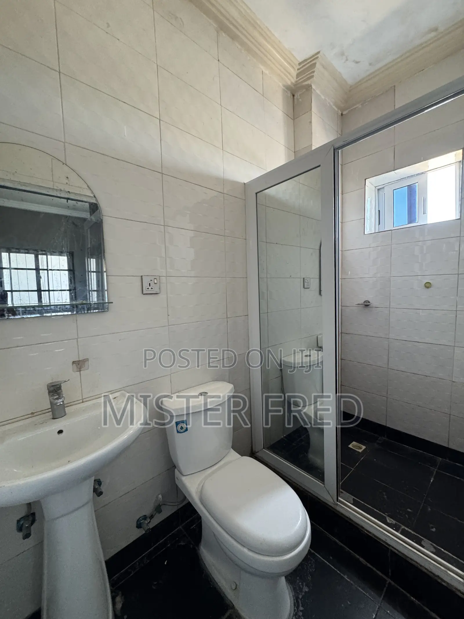 2bdrm Apartment in Whitecross, Weija for rent in Weija
