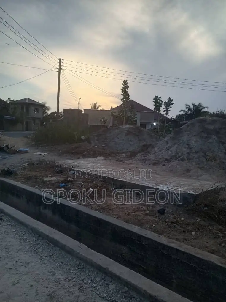 Half Plot of Land for Sale at Canada Amormorley in Olebu