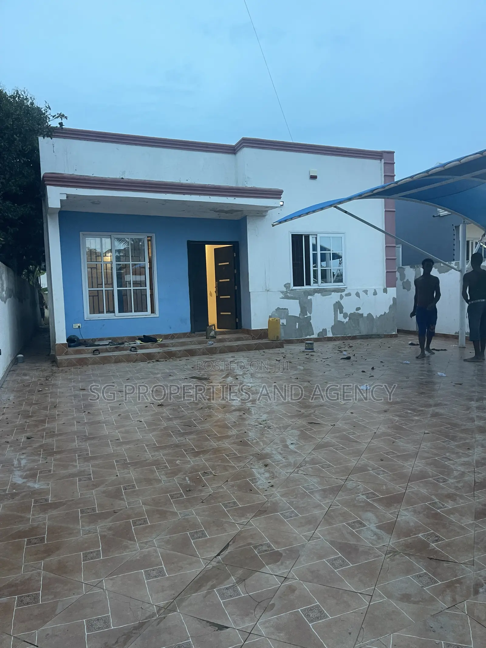 3bdrm House in Batsonaa, Baatsona Total for rent in Baatsona Total