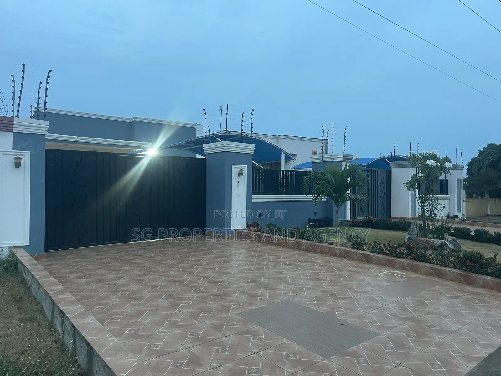 3bdrm House in Batsonaa, Baatsona Total for rent in Baatsona Total