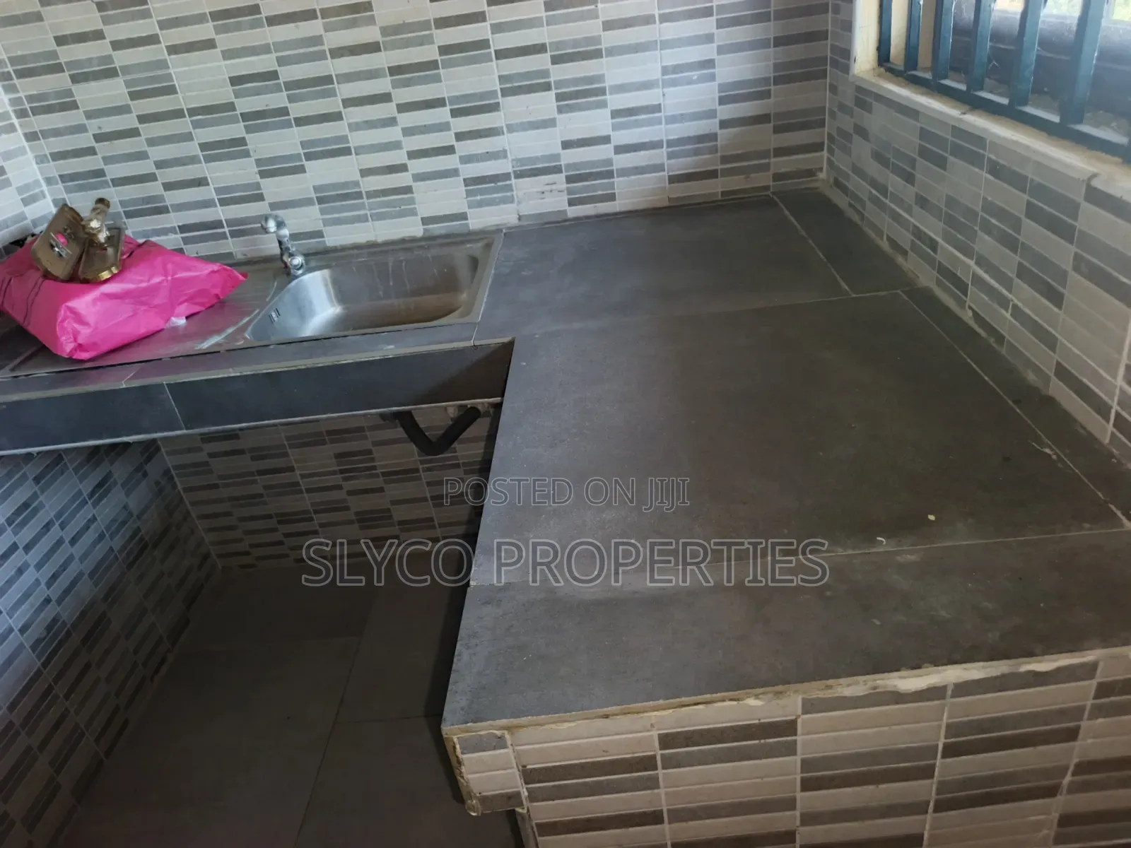1bdrm Apartment in Two Strems, New-Juaben Municipal for rent in New-Juaben Municipal