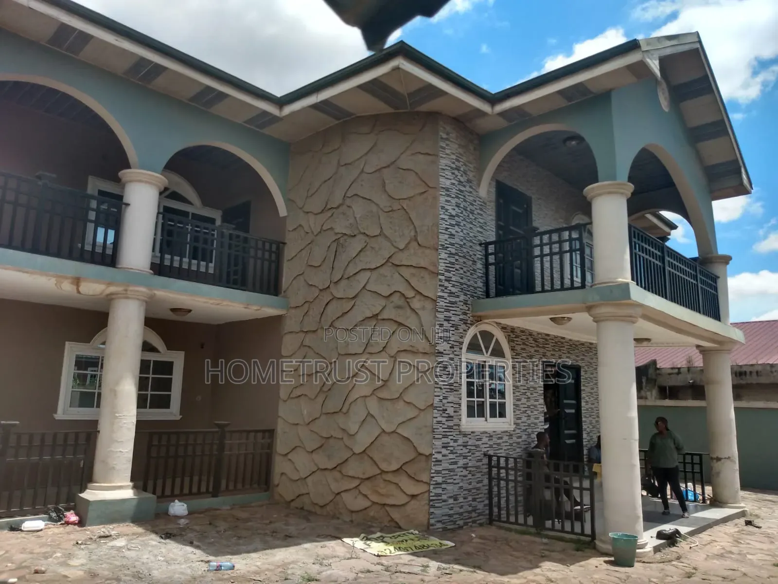4bdrm Duplex in Kwabenya Aboum for sale in Kwabenya