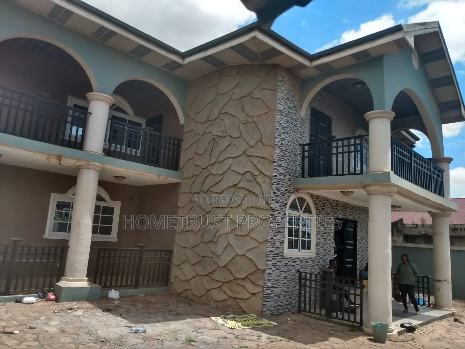 4bdrm Duplex in Kwabenya Aboum for sale in Kwabenya