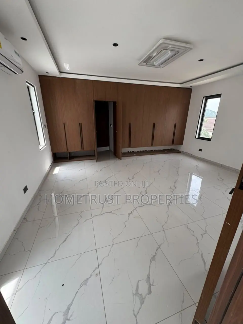 4bdrm Duplex in East Legon for sale in East Legon