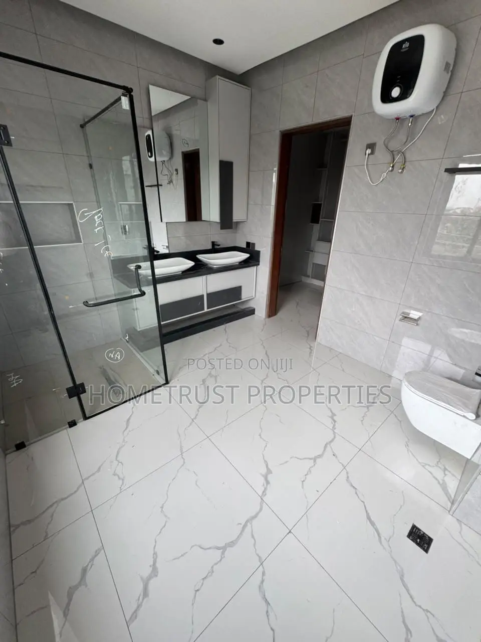 4bdrm Duplex in East Legon for sale in East Legon