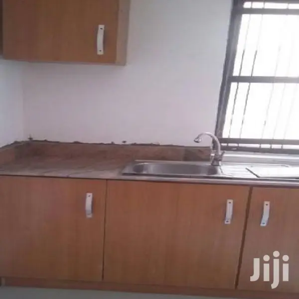 Mini Flat in Trade Fair for rent in Trade Fair