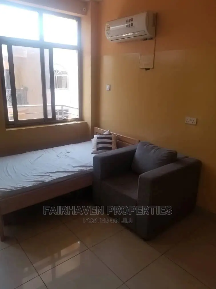 Furnished 1bdrm Block of Flats in La Wireless for Rent in La Wireless