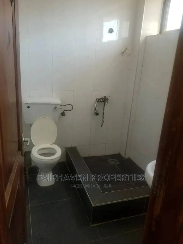 Furnished 1bdrm Block of Flats in La Wireless for Rent in La Wireless