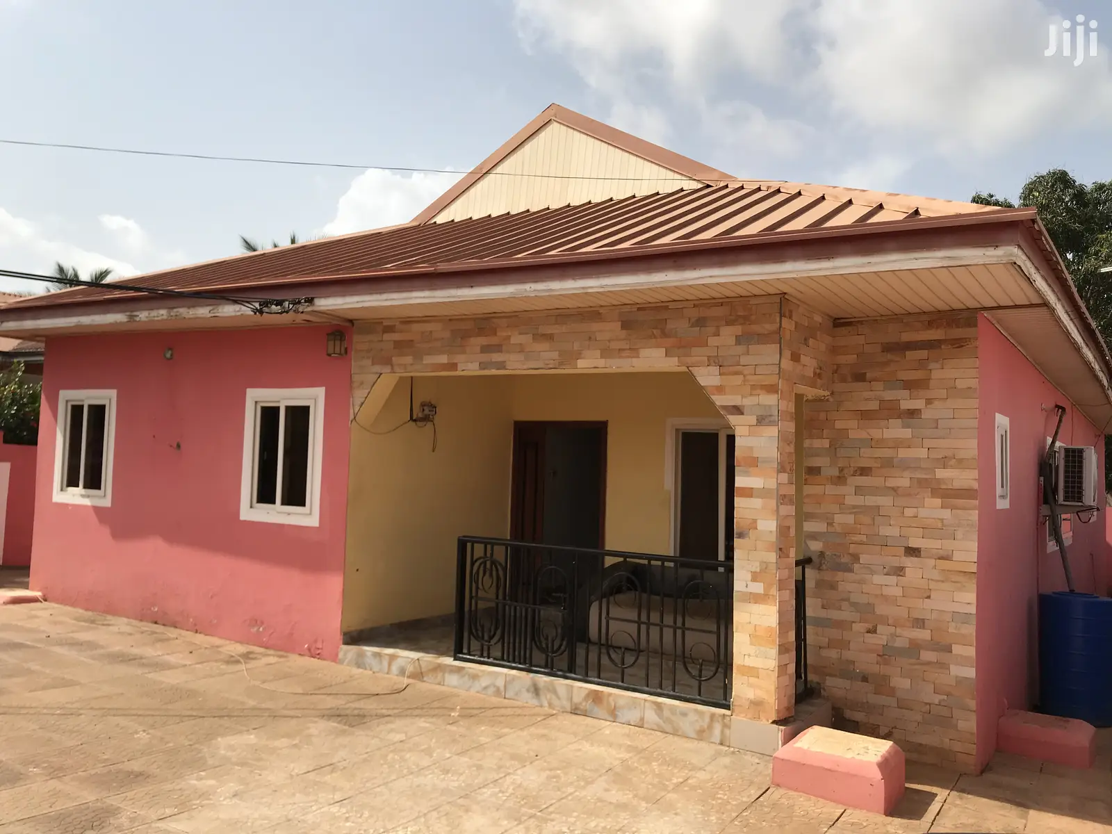 3 Bedrooms Self Contain for Rent Spintex Road in Tema Metropolitan