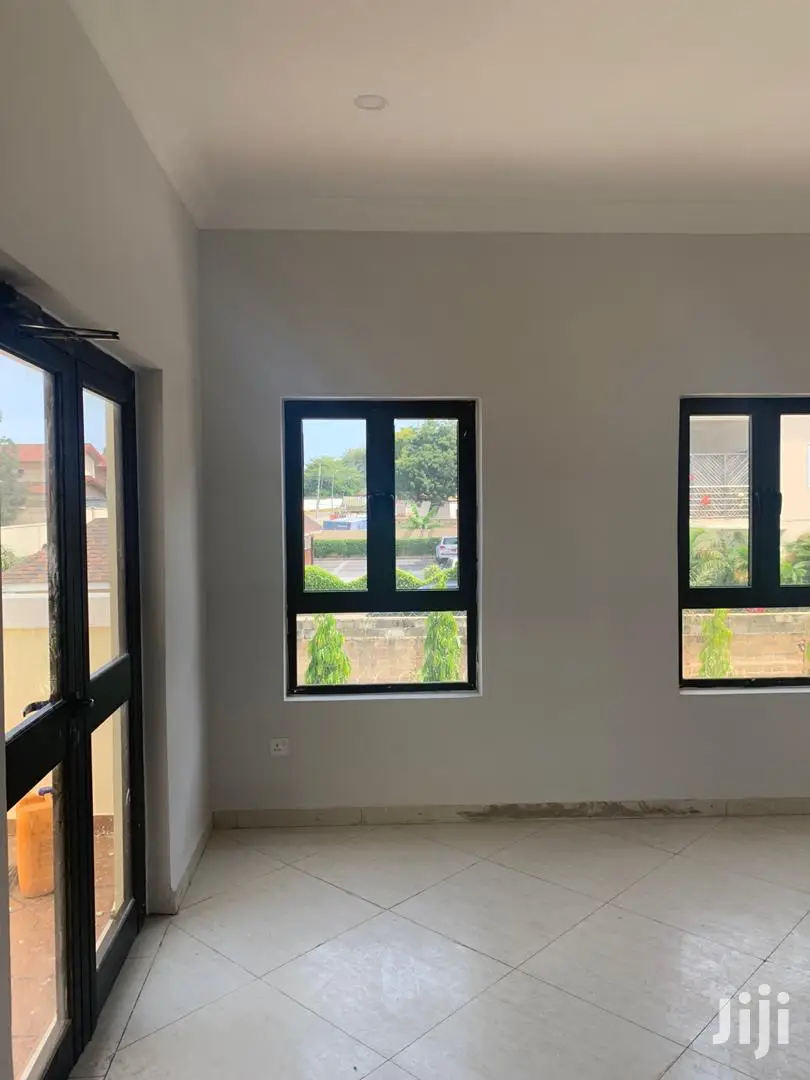 Executives 4 Bedrooms House For Sale in Tema Metropolitan