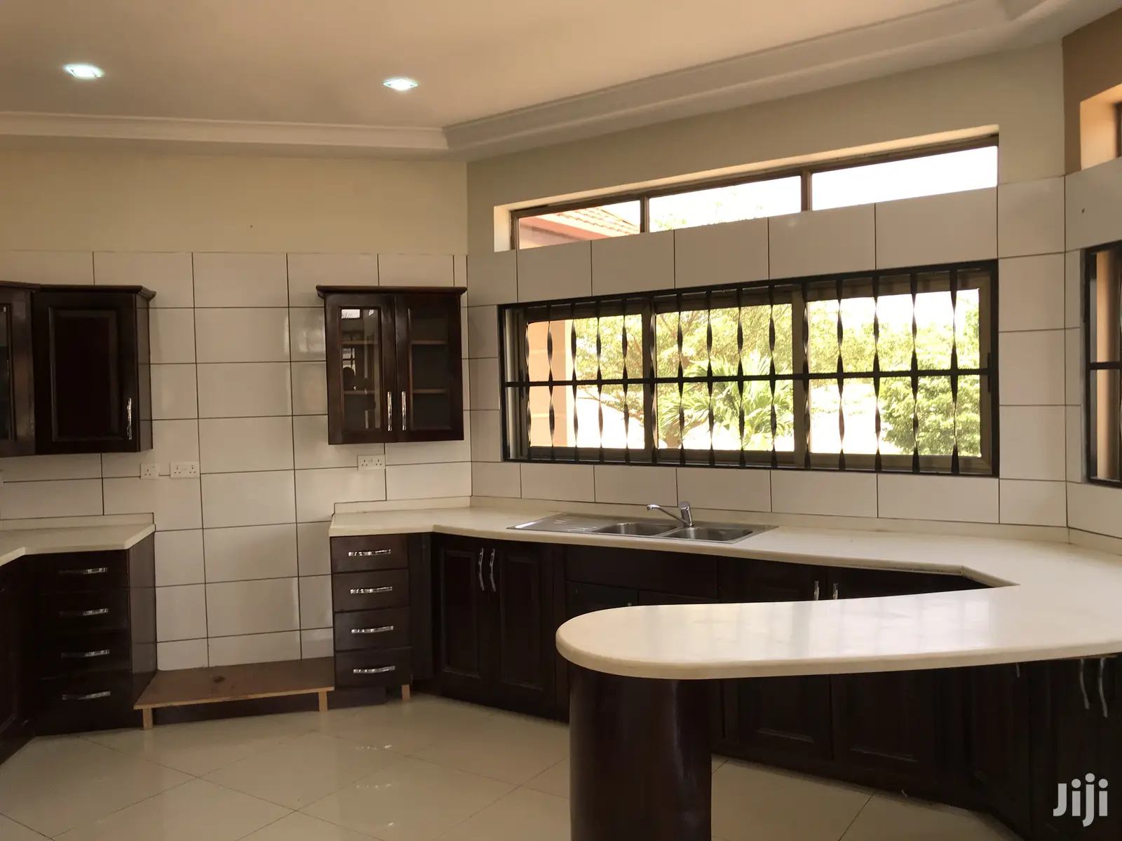 5 Bedrooms House With 1 Bedroom Boys Quarter in Tema Metropolitan