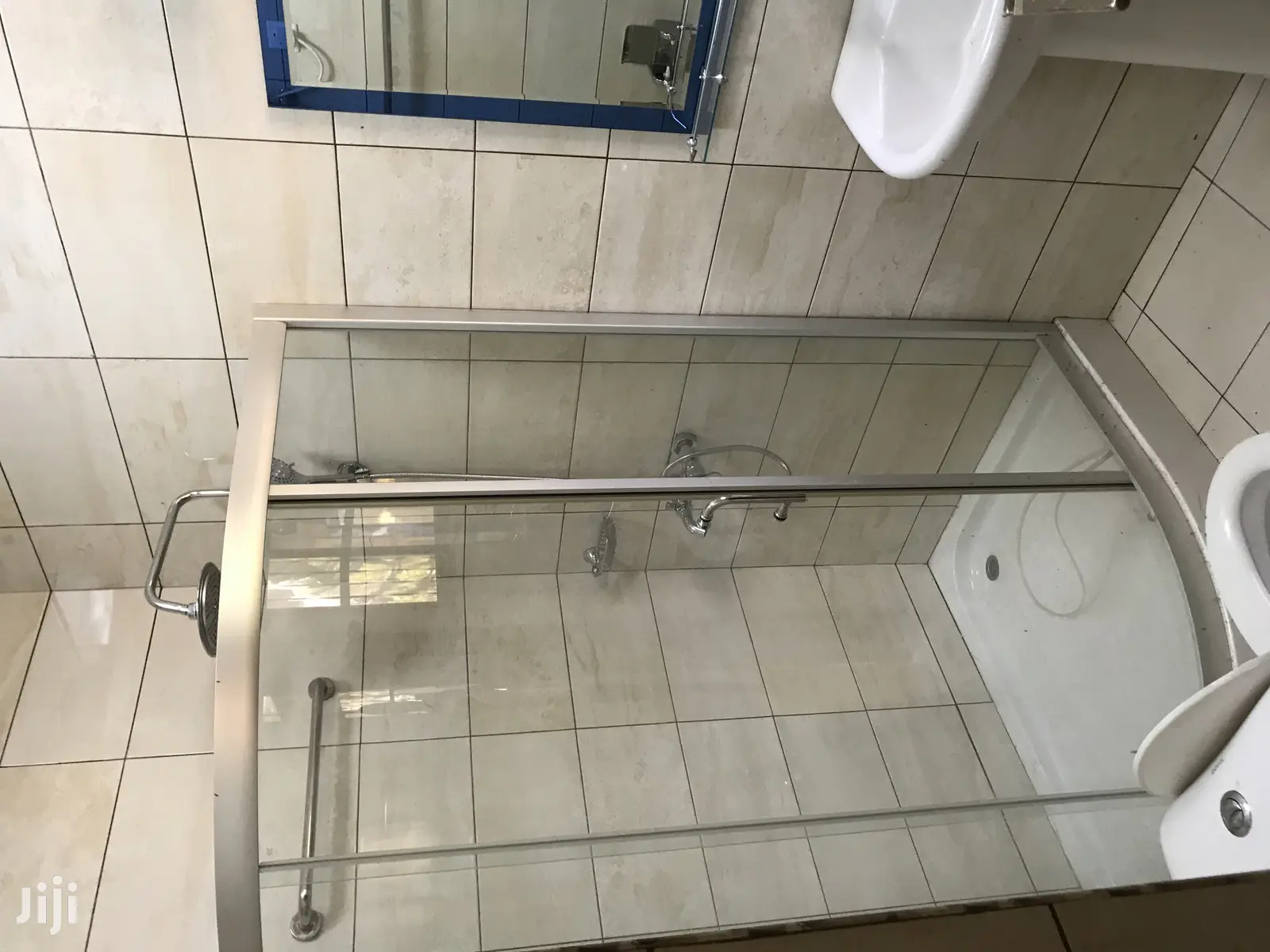 5 Bedrooms House With 1 Bedroom Boys Quarter in Tema Metropolitan